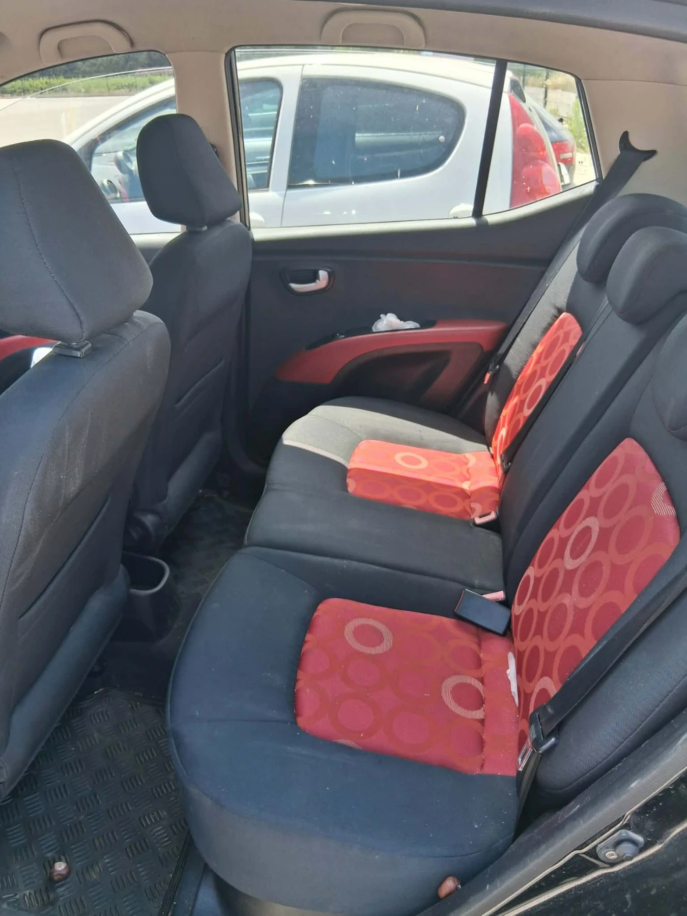 Hyundai I10, снимка 8 - Автомобили и джипове - 55104572