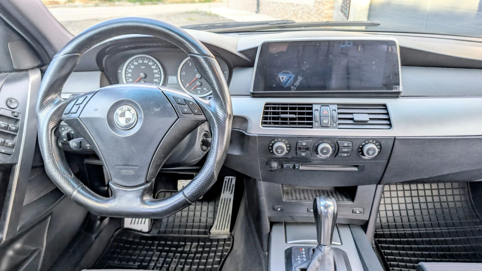 BMW 530 dA M pack , снимка 13 - Автомобили и джипове - 56507638