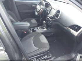 Jeep Cherokee 3.2L V-6 DOHC, 271HP 4X4 Drive, снимка 5