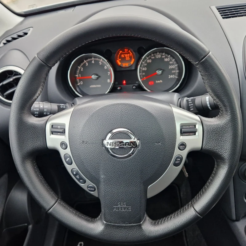 Nissan Qashqai 2.0 4х4 ШВЕЙЦАРИЯ , снимка 15 - Автомобили и джипове - 48829521