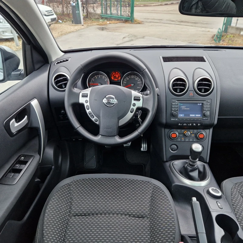 Nissan Qashqai 2.0 4х4 ШВЕЙЦАРИЯ , снимка 14 - Автомобили и джипове - 48829521