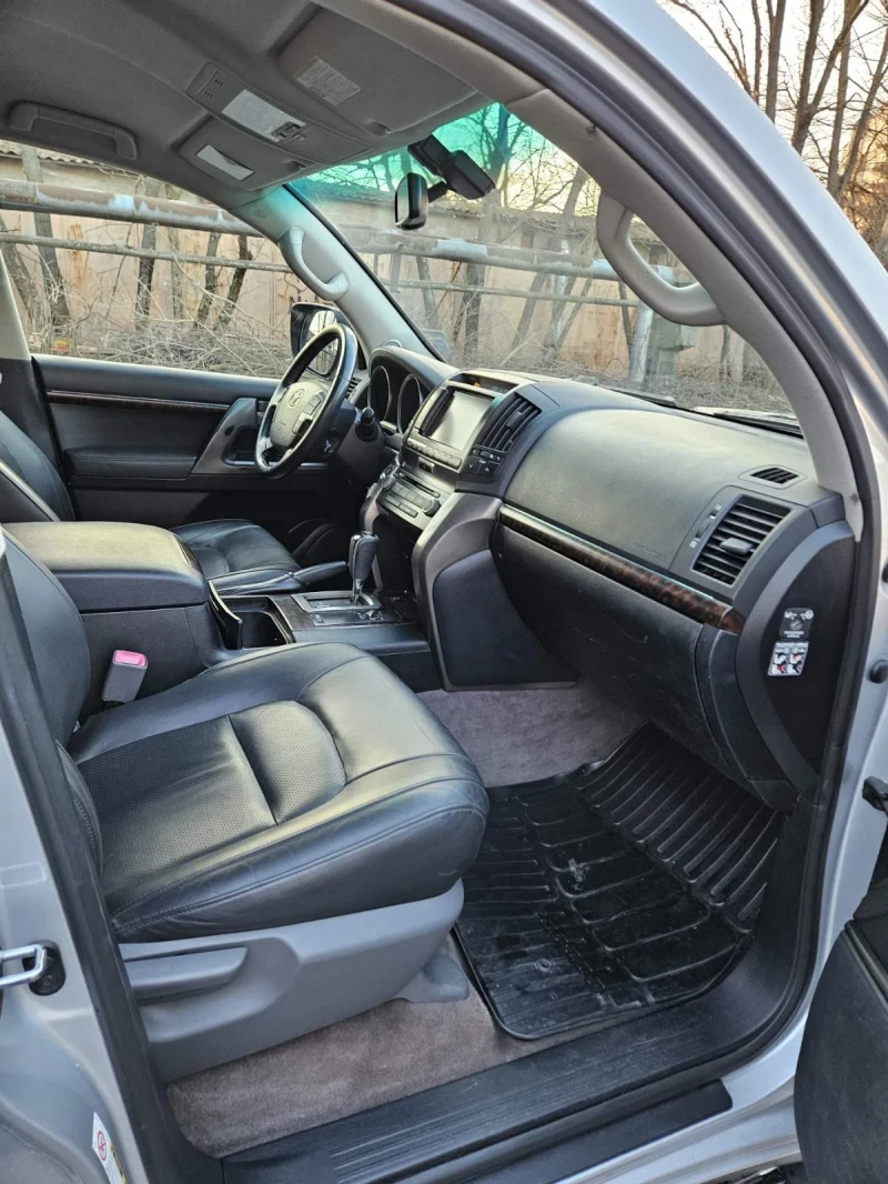 Toyota Land cruiser 200, снимка 8 - Автомобили и джипове - 49122732