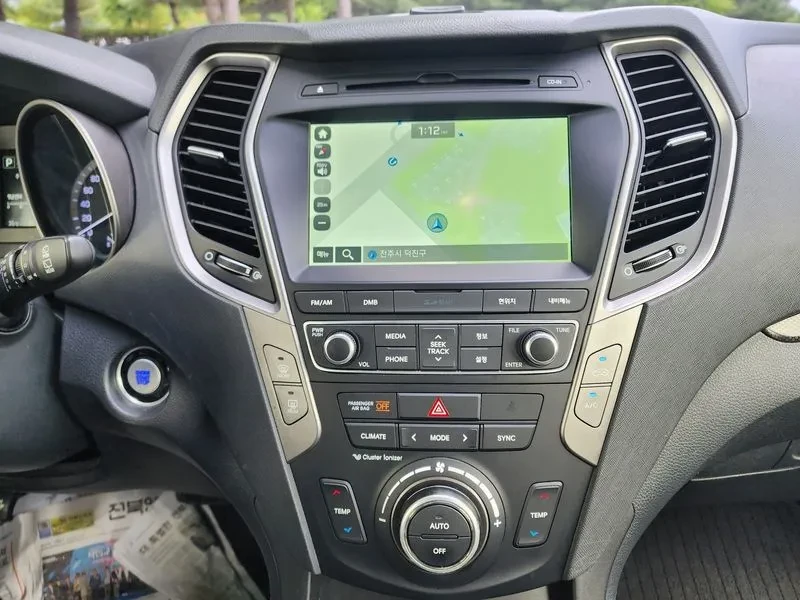 Hyundai Santa fe 2.0 CRDi 4WD - САМО 30% АВАНС, снимка 8 - Автомобили и джипове - 56159122
