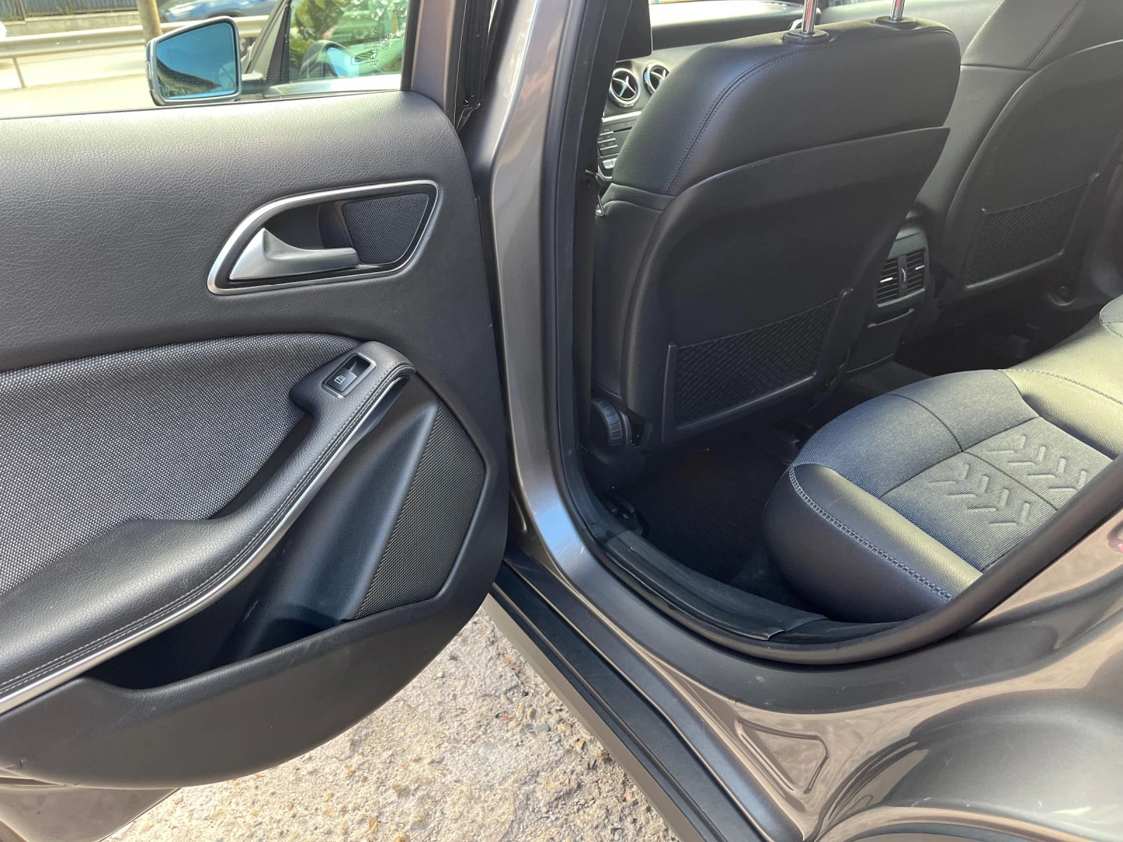 Mercedes-Benz GLA 220 | Mobile.bg   12