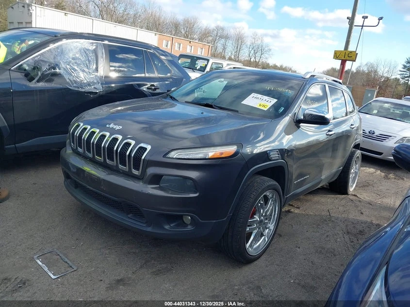 Jeep Cherokee 3.2L V-6 DOHC, 271HP 4X4 Drive, снимка 2 - Автомобили и джипове - 53879131