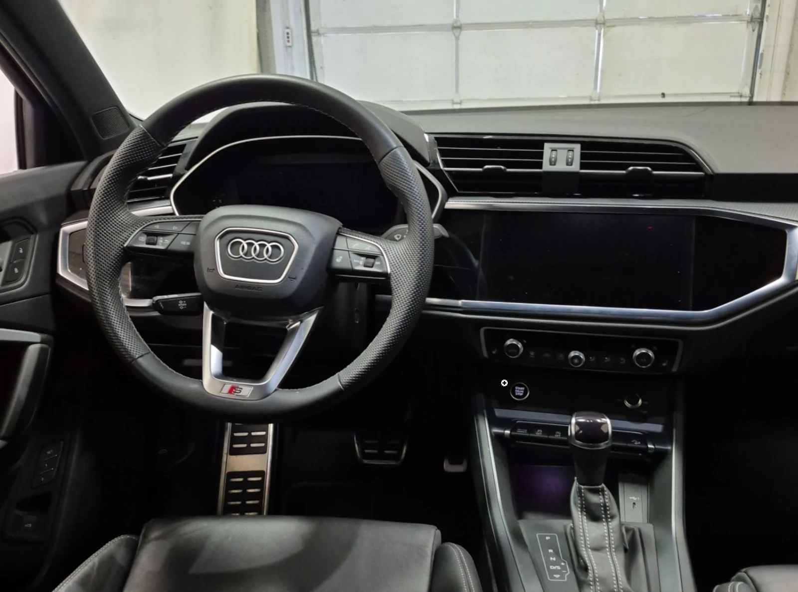 Audi Q3 S-line* Progressiv* Пано* Virtual* Без удар* , снимка 12 - Автомобили и джипове - 54394775