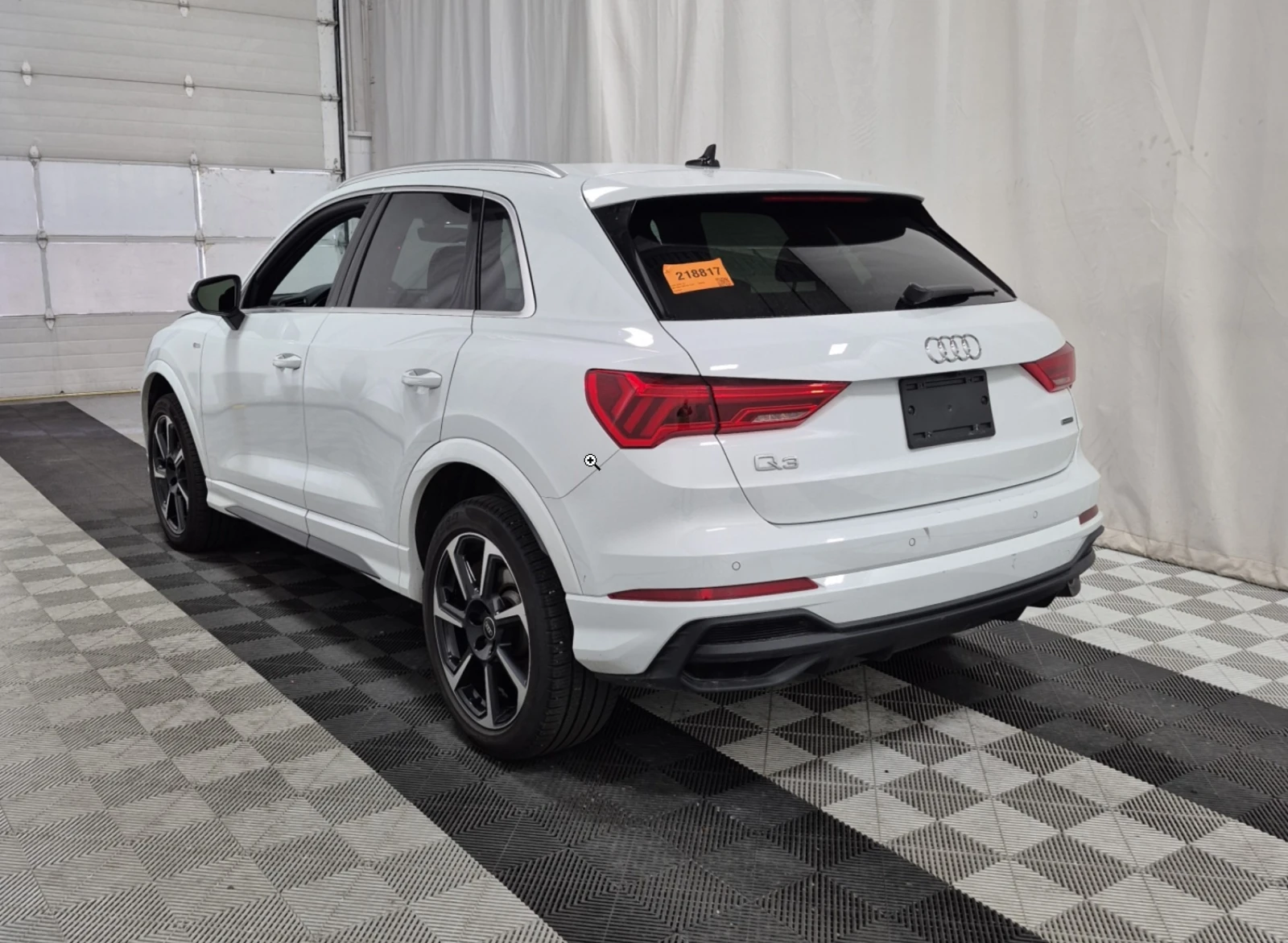Audi Q3 S-line* Progressiv* Пано* Virtual* Без удар* , снимка 8 - Автомобили и джипове - 54394775