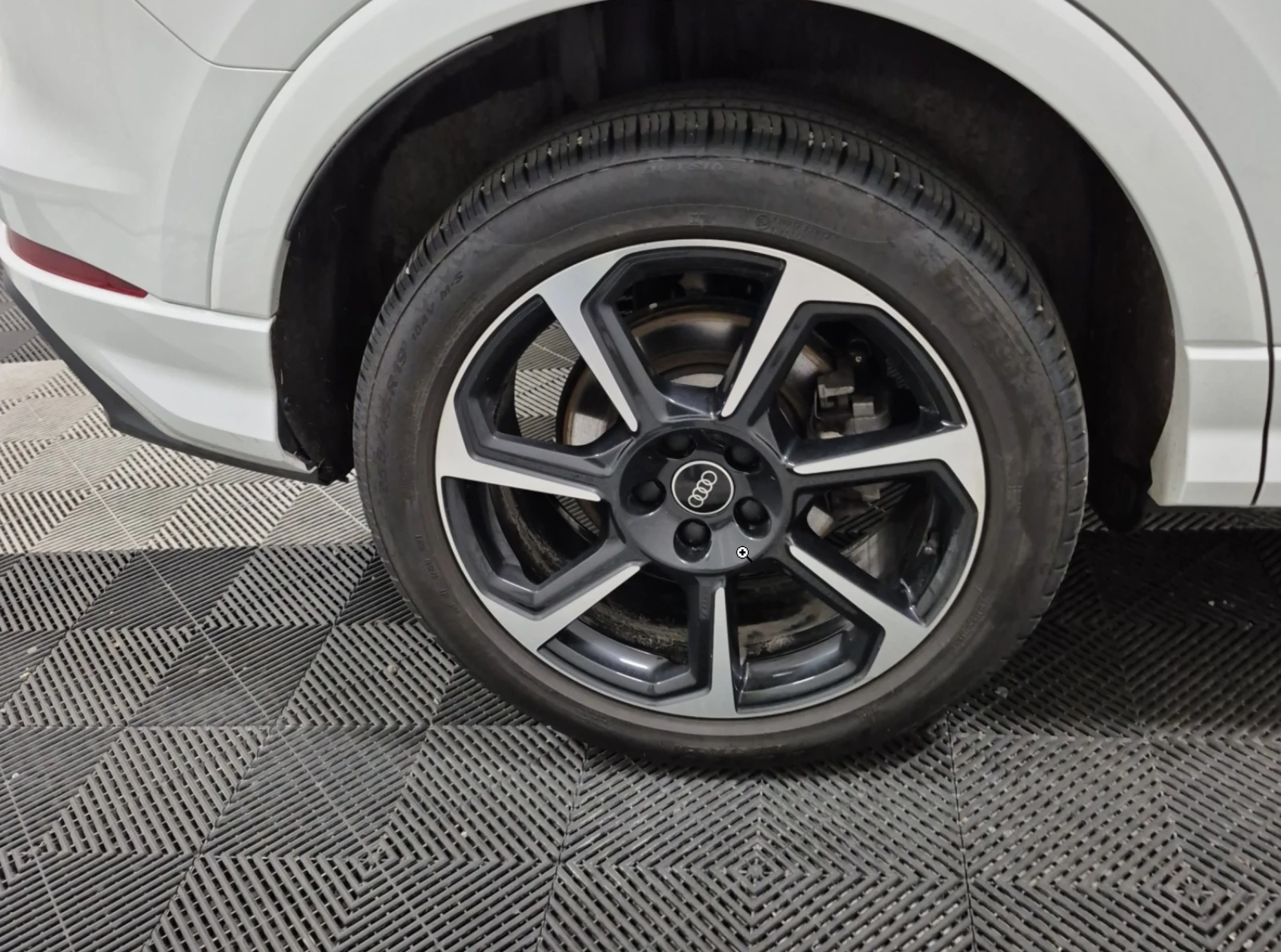 Audi Q3 S-line* Progressiv* Пано* Virtual* Без удар* , снимка 7 - Автомобили и джипове - 54394775