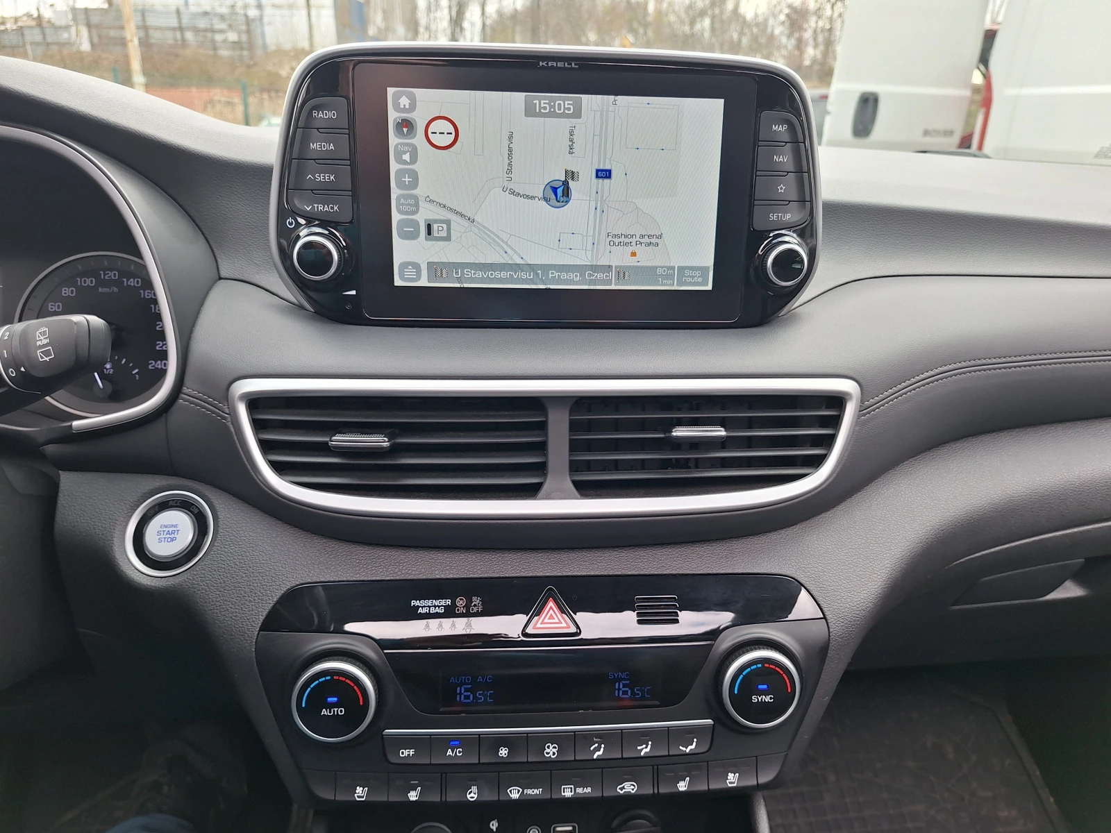 Hyundai Tucson 2.0 CRDI/ 4x4/ 185кс./ Style/ Очакван !, снимка 11 - Автомобили и джипове - 54414952