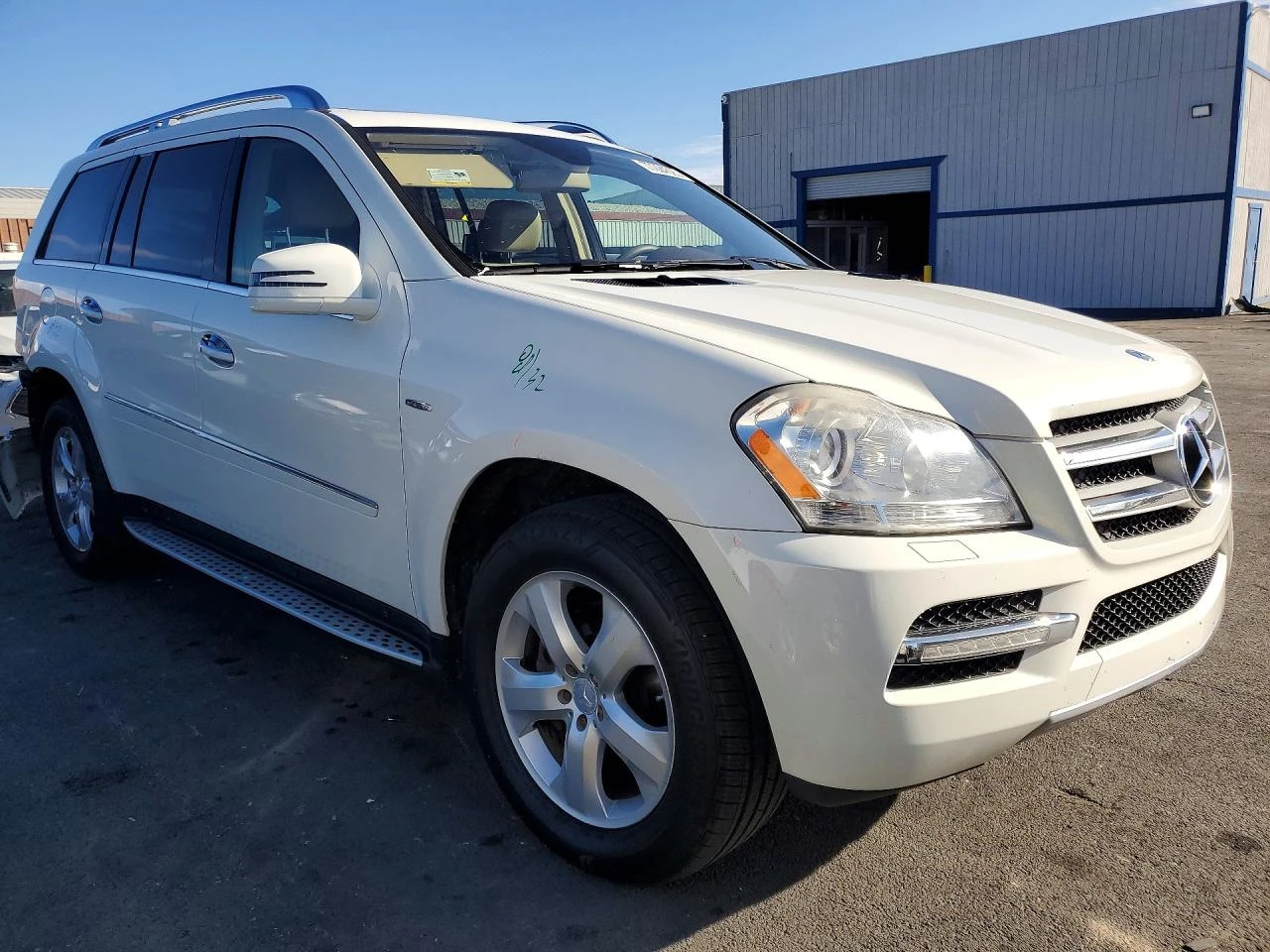 Mercedes-Benz GL 350 BLUETEC 4MATIC| HARMAN| NAVI| KEYLESS, снимка 2 - Автомобили и джипове - 55041246