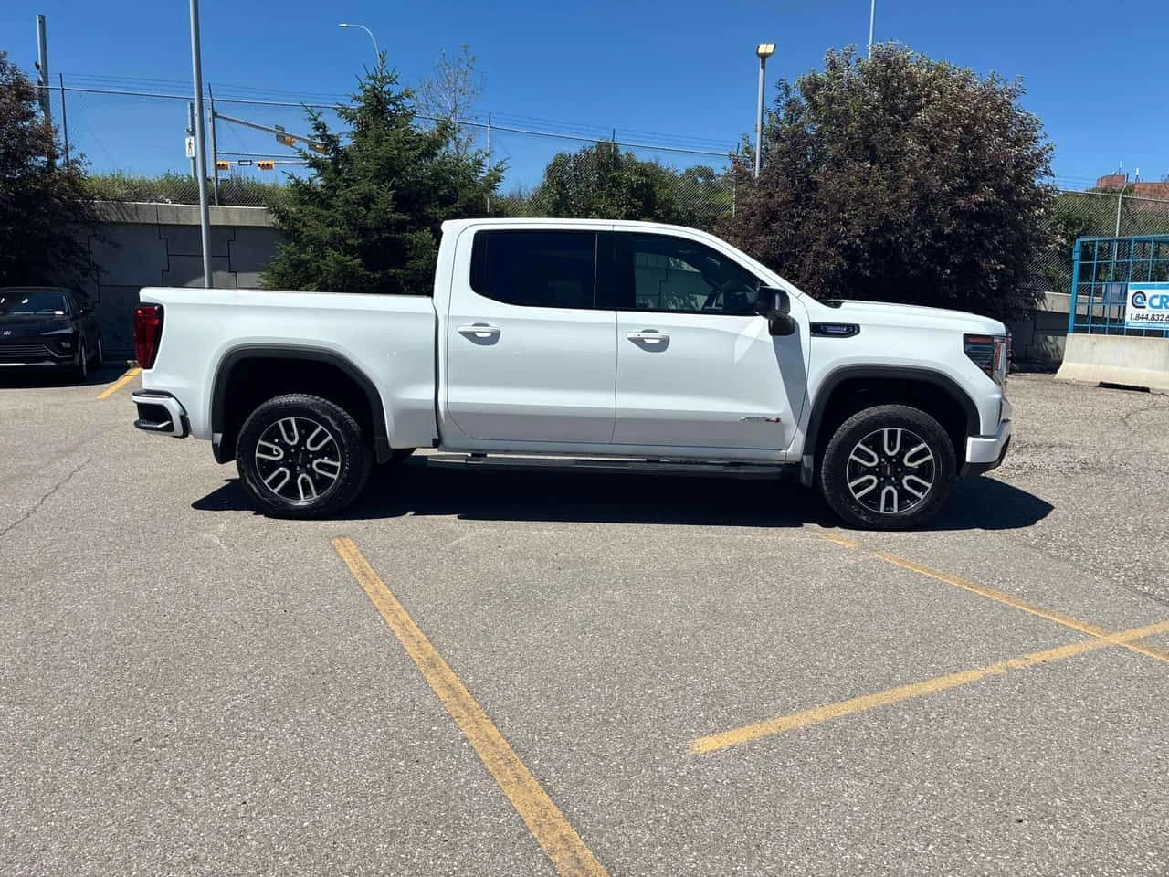 Gmc Sierra * AT4 * АВТОКРЕДИТ БЕЗ ПЪРВОНАЧАЛНА ВНОСКА* , снимка 3 - Автомобили и джипове - 55181962