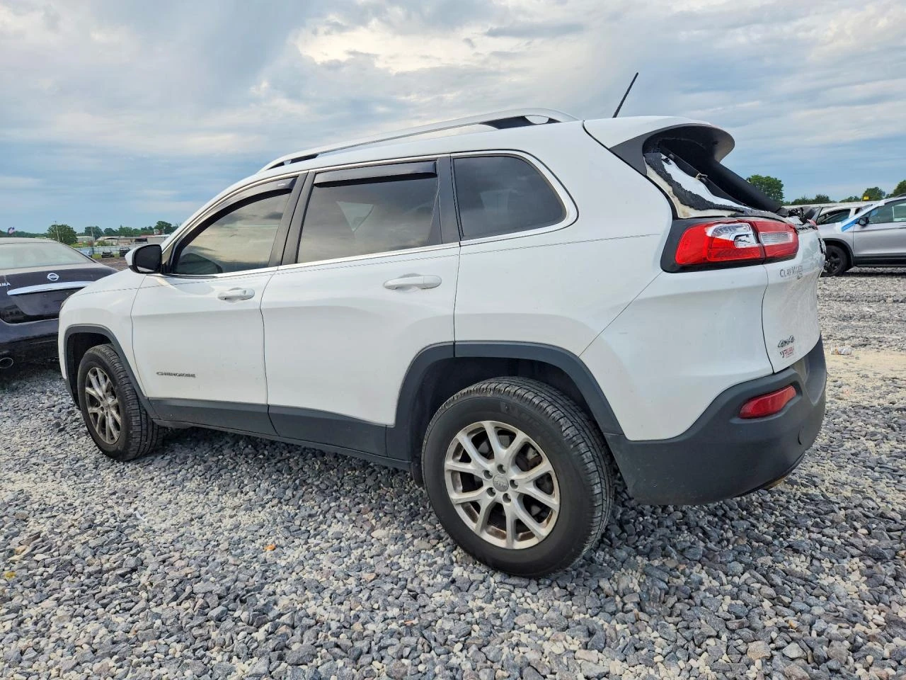 Jeep Cherokee 2.4l Latitude, снимка 2 - Автомобили и джипове - 55322613