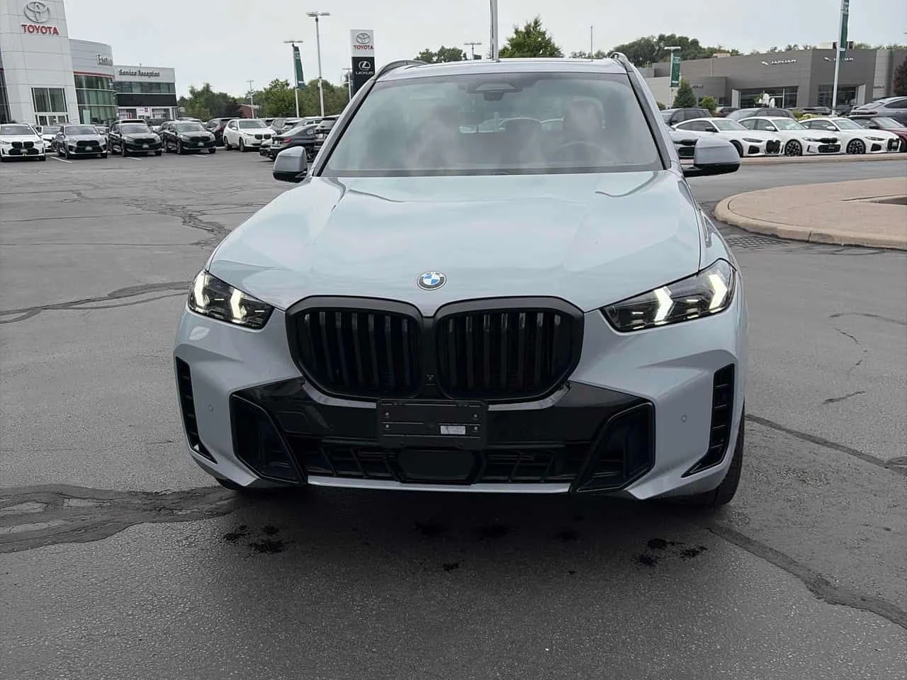 BMW X5 xDrive40i M SPORT | CARFAX | АВТОКРЕДИТ , снимка 2 - Автомобили и джипове - 55504429