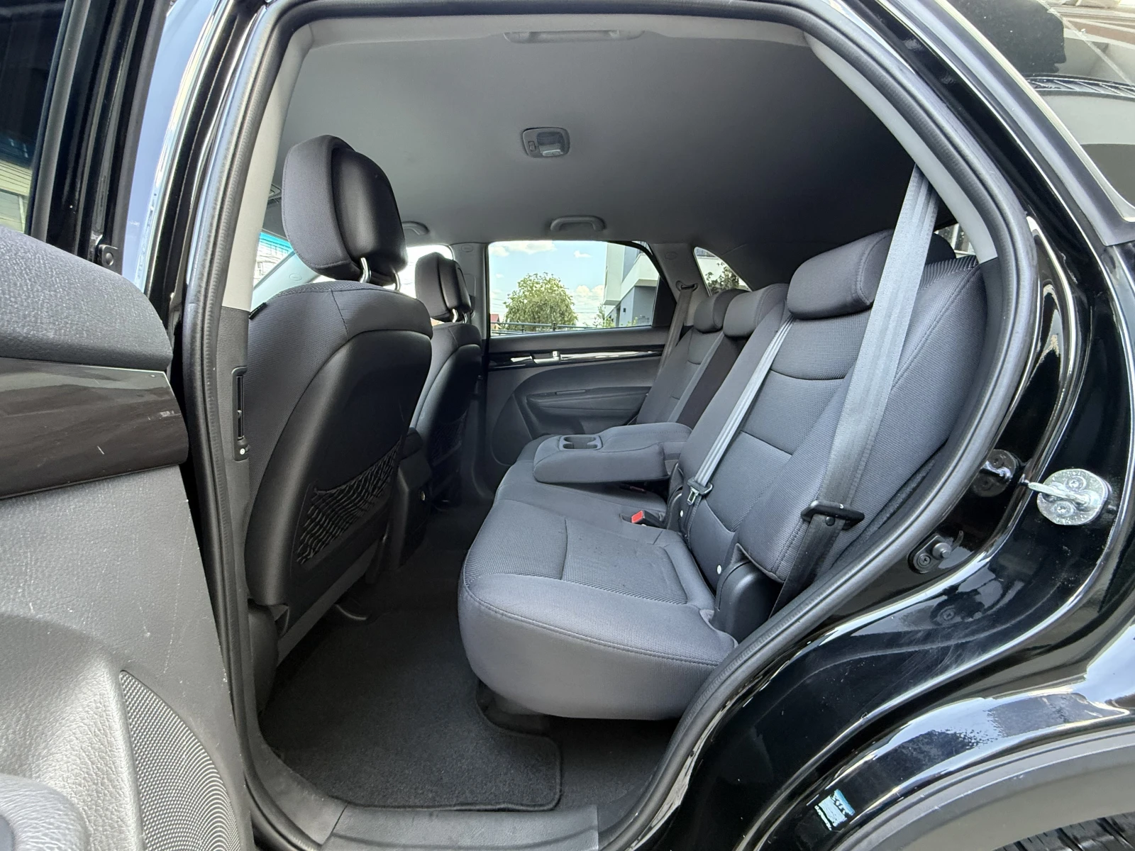Kia Sorento 2.2D-AVTOMAT-4X4-, снимка 15 - Автомобили и джипове - 55586553