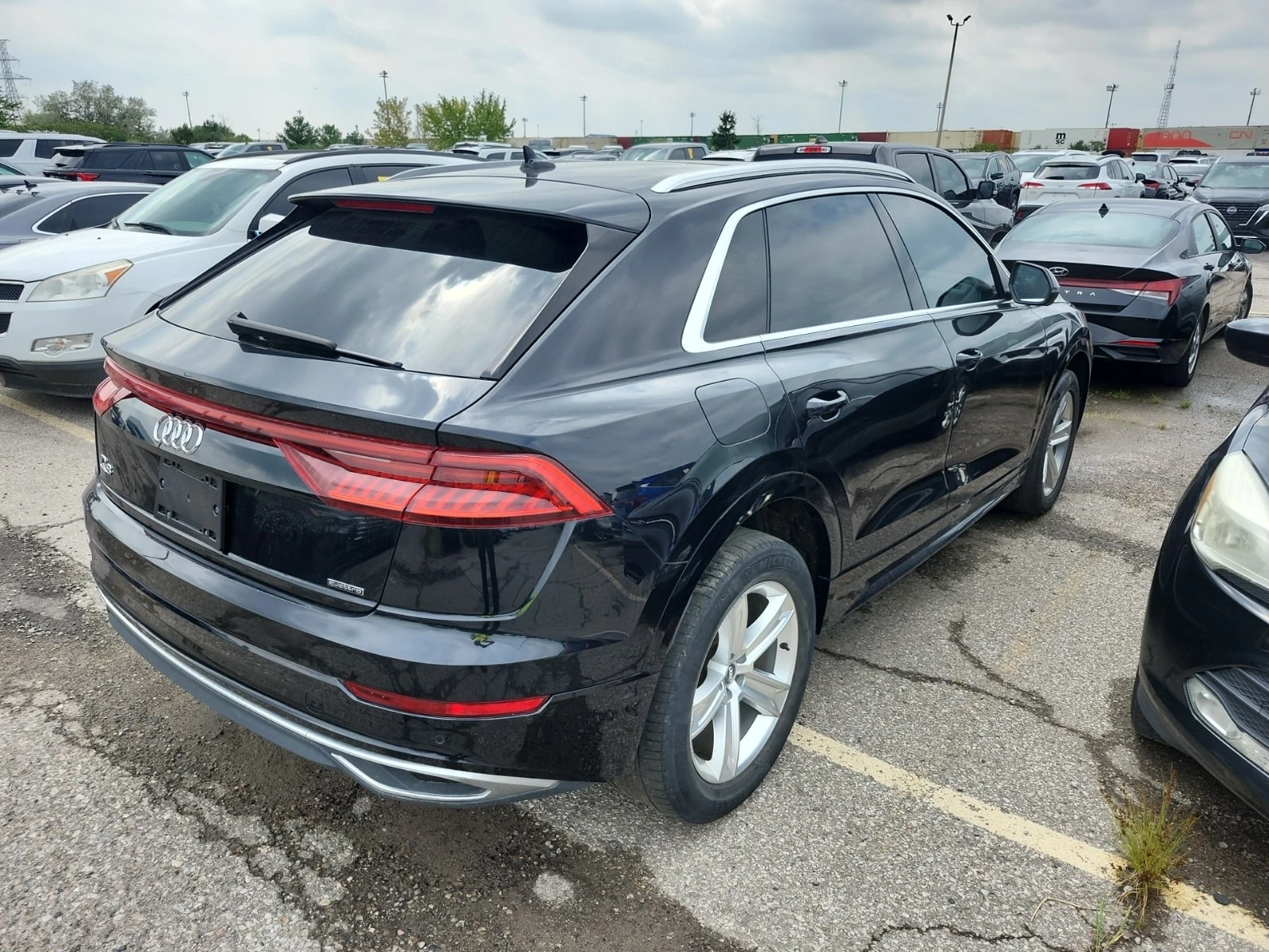 Audi Q8 * PROGRESSIV * CARFAX * АВТОКРЕДИТ* , снимка 3 - Автомобили и джипове - 56082852
