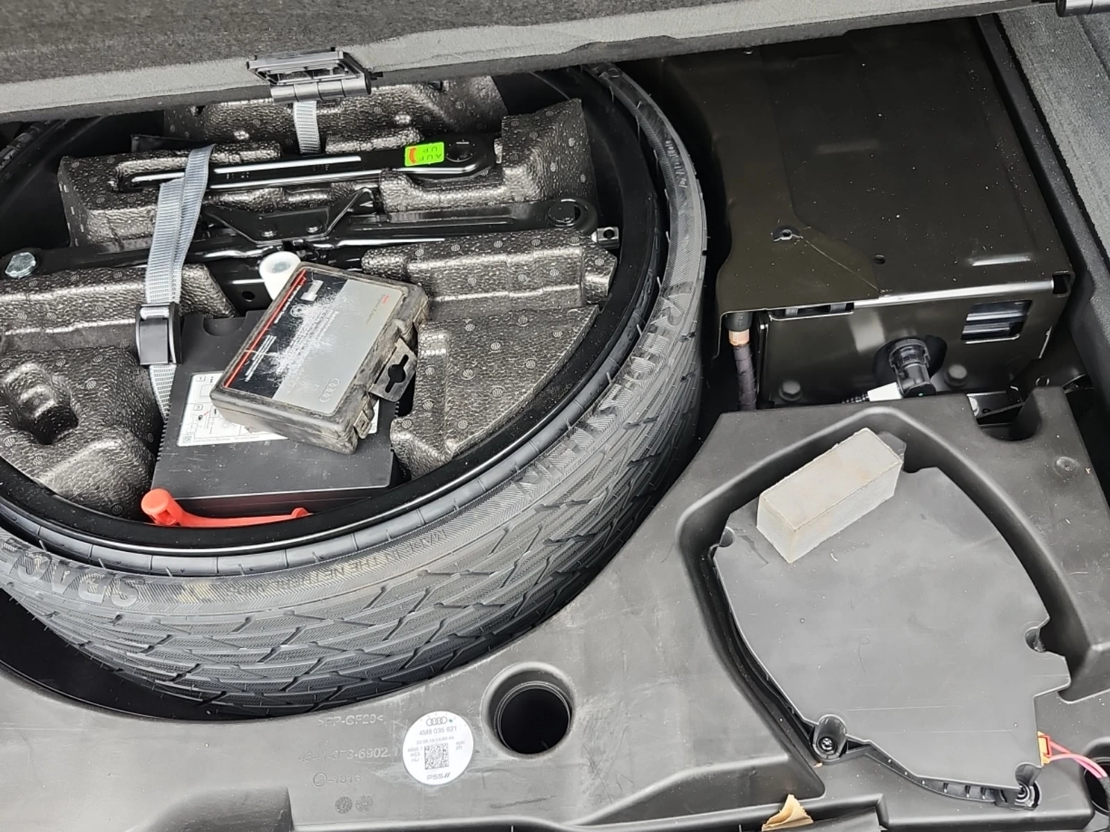 Audi Q8 * PROGRESSIV * CARFAX * АВТОКРЕДИТ* , снимка 15 - Автомобили и джипове - 56082852