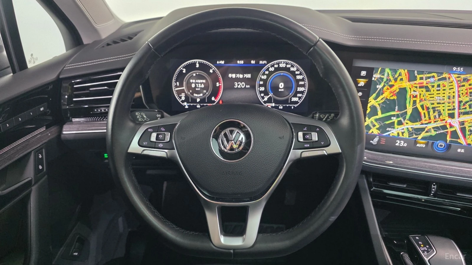 VW Touareg 3.0TDI - DISTRONIC - ПОДГРЕВИ - ПАНОРАМА, снимка 13 - Автомобили и джипове - 56103286