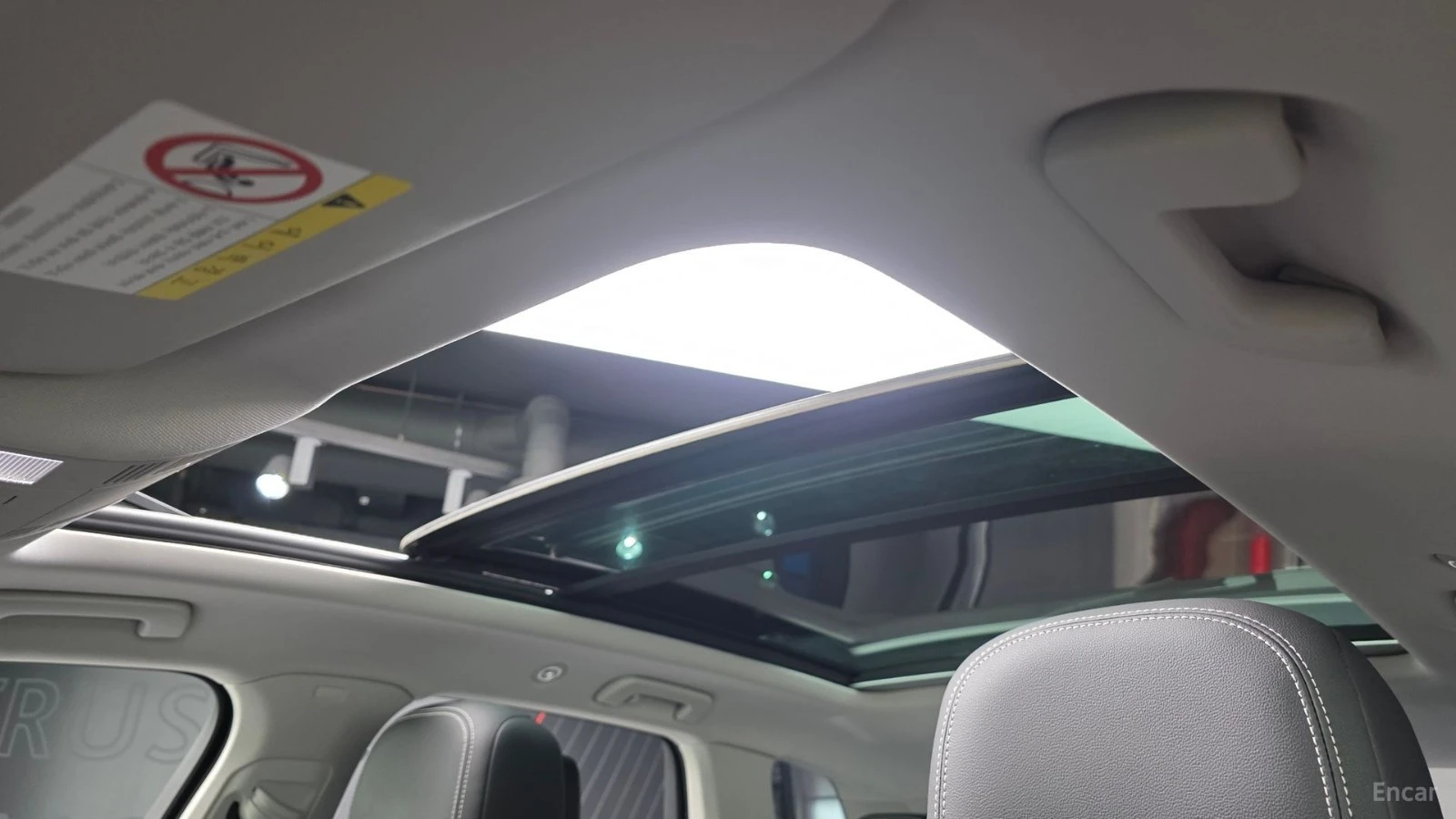 VW Touareg 3.0TDI - DISTRONIC - ПОДГРЕВИ - ПАНОРАМА, снимка 16 - Автомобили и джипове - 56103286