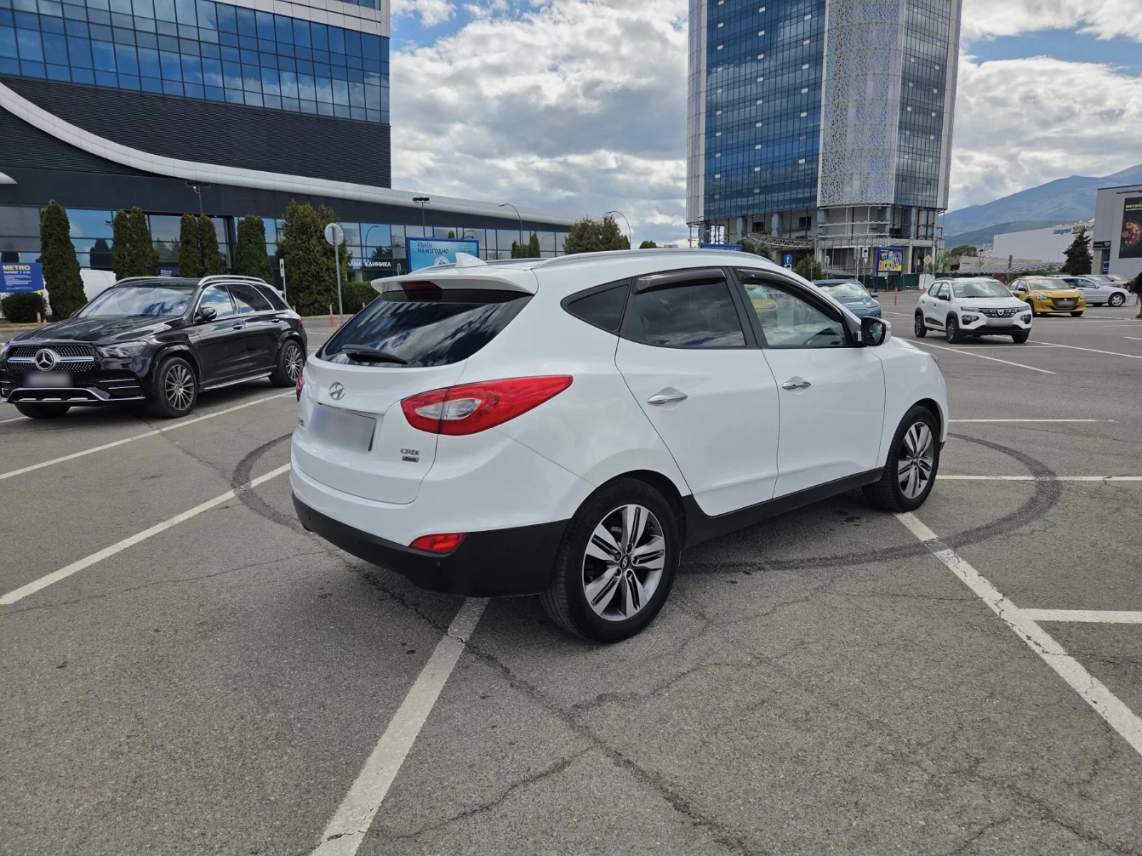 Hyundai IX35, снимка 4 - Автомобили и джипове - 56183392