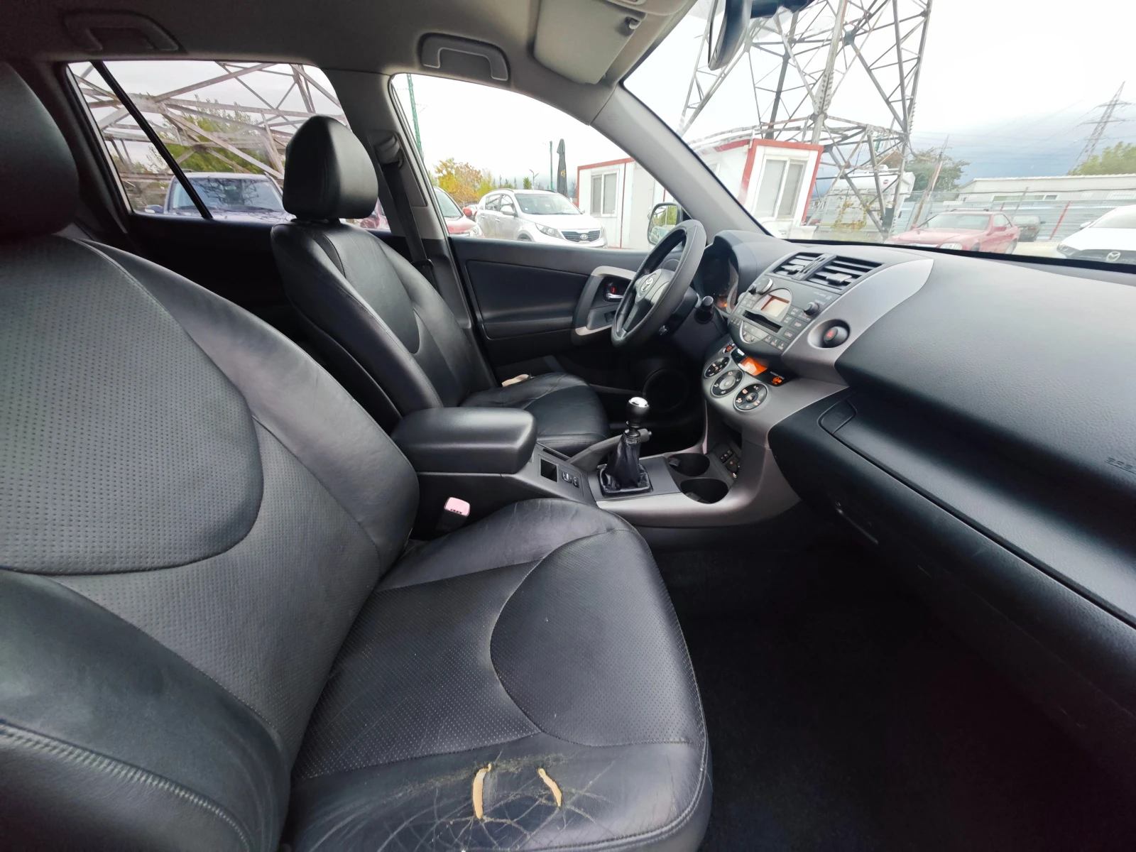 Toyota Rav4 2.2 D-CAT, снимка 11 - Автомобили и джипове - 56745326