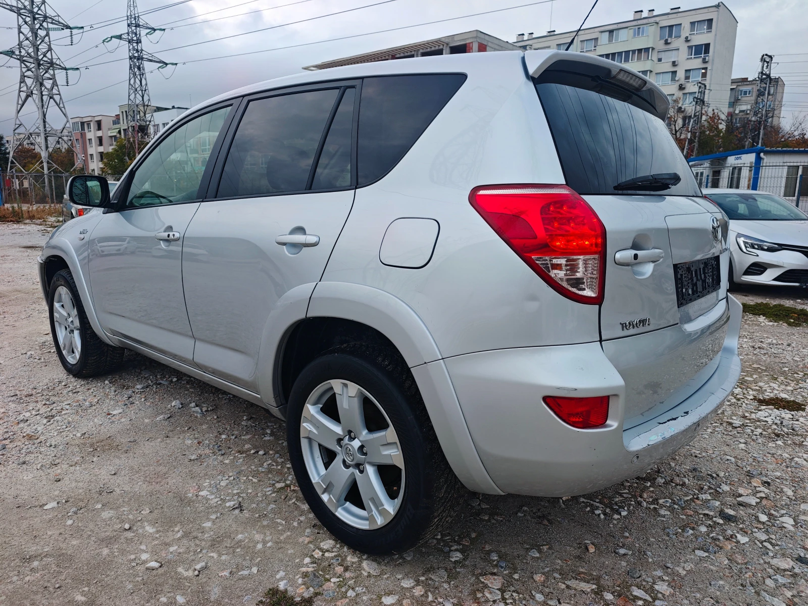 Toyota Rav4 2.2 D-CAT, снимка 3 - Автомобили и джипове - 56745326