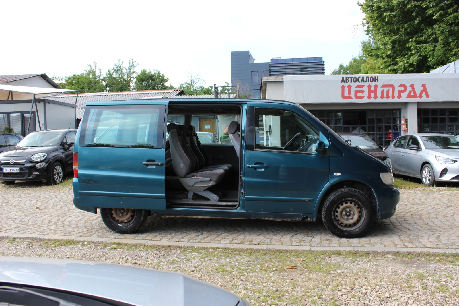 Mercedes-Benz Vito 2.2 D  С РЕГИСТРАЦИЯ    , снимка 4 - Бусове и автобуси - 54960987