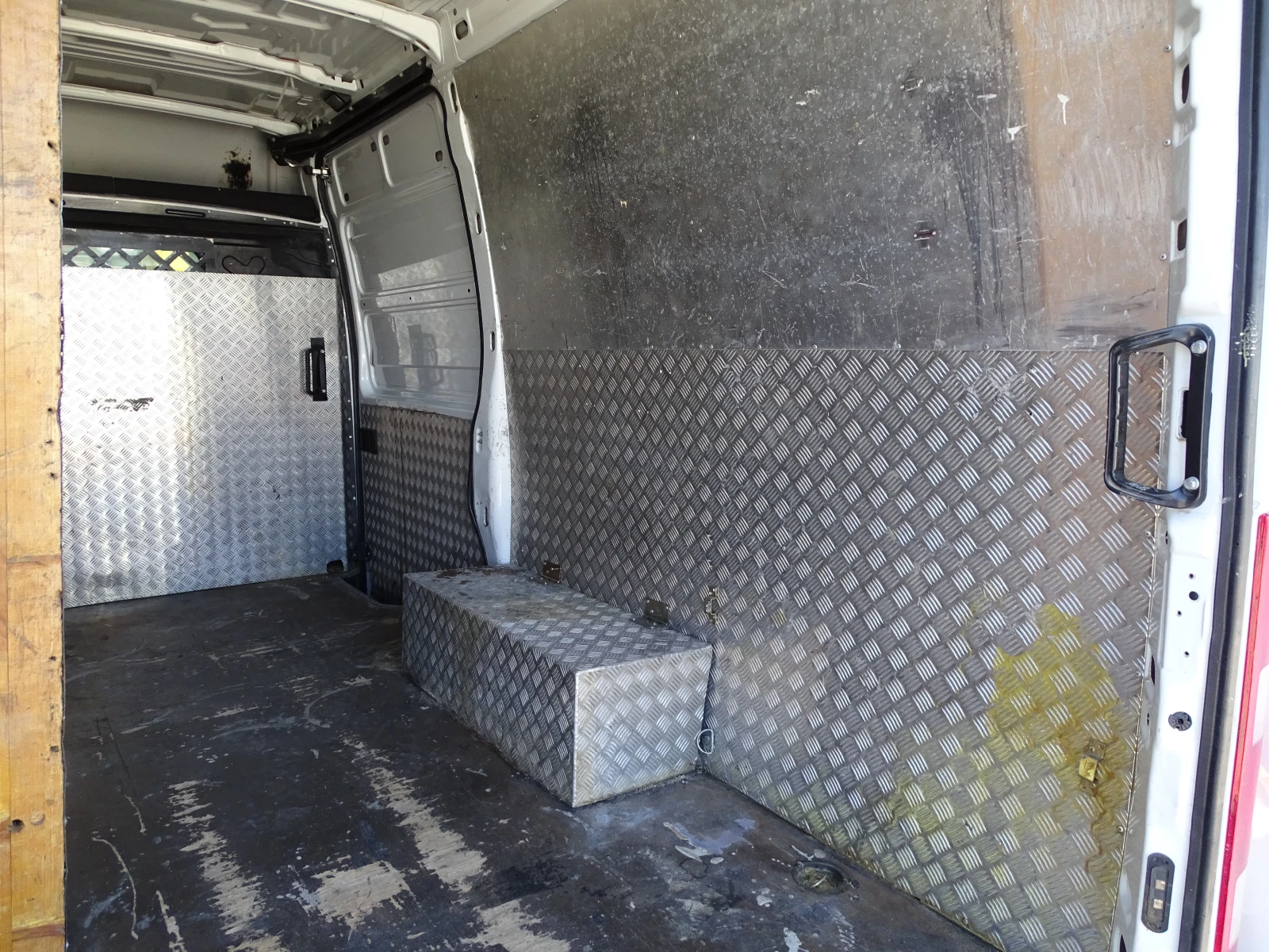 Iveco 35c15 3.0HPI  КАТ. * Б* * * КЛИМАТИК* * * , снимка 13 - Бусове и автобуси - 55735259