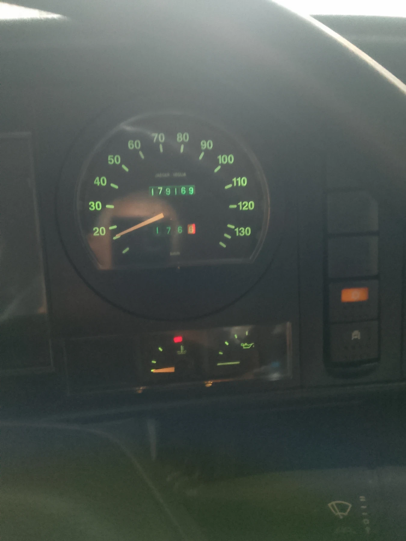 Nissan Atleon, снимка 9 - Камиони - 54742091