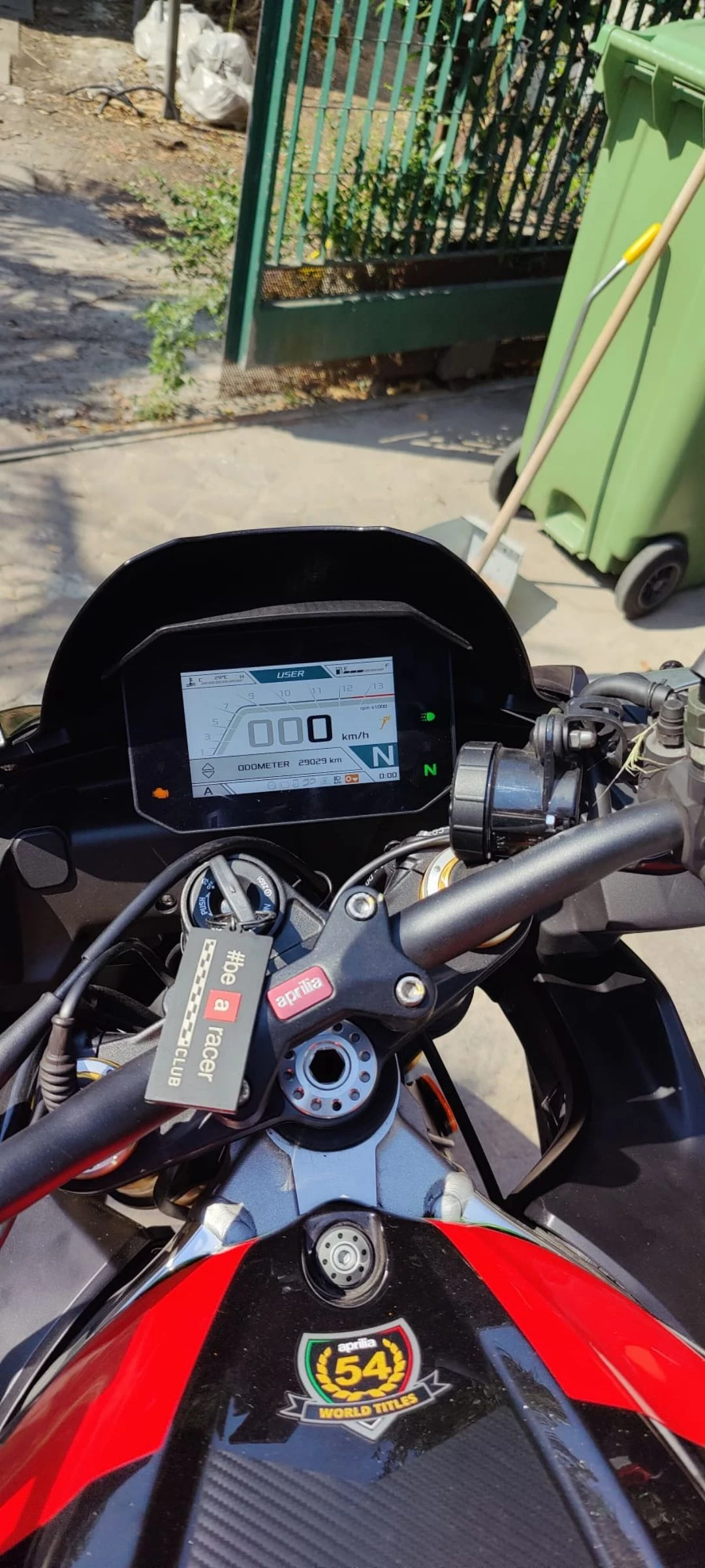Aprilia Tuono 1100 Factory  - изображение 5