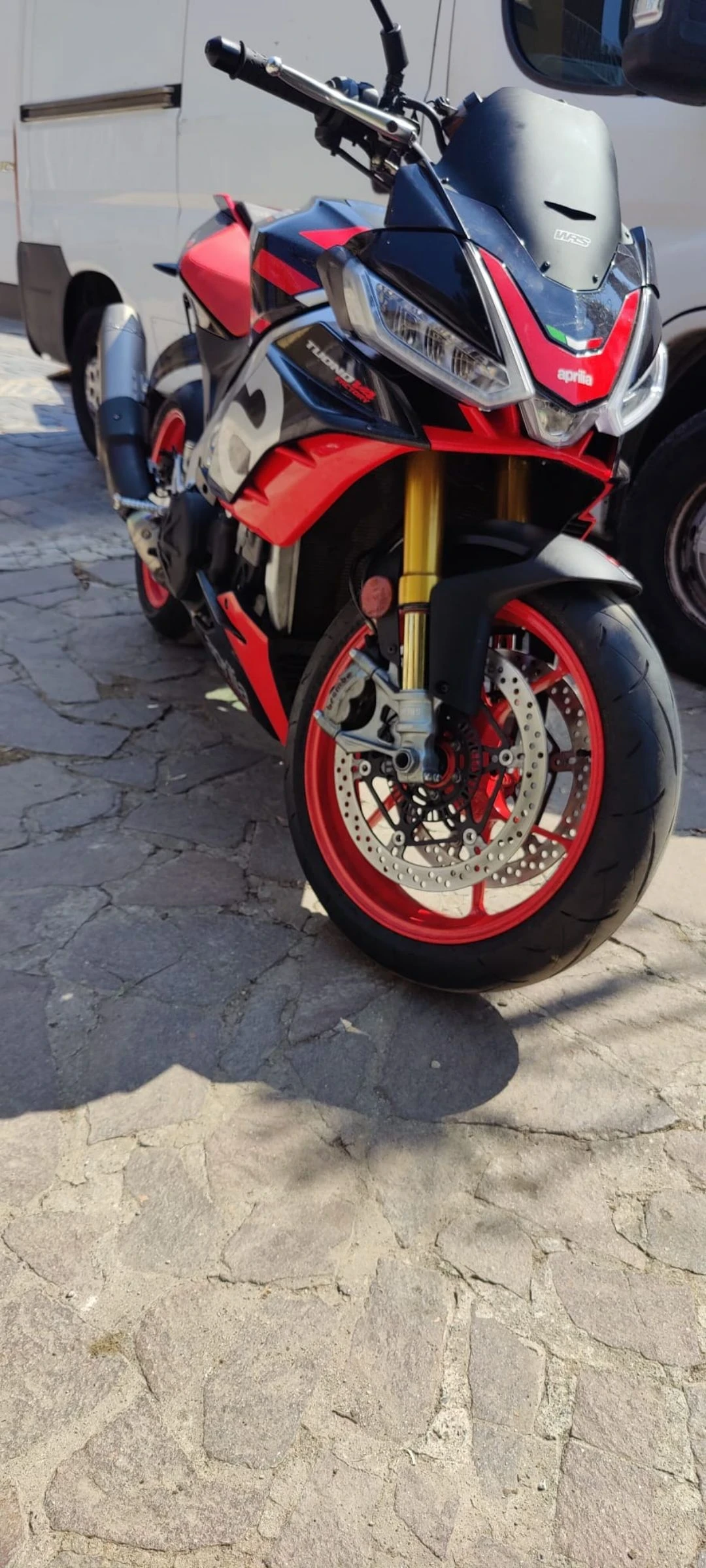 Aprilia Tuono 1100 Factory  - изображение 4