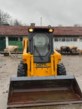 Мини челни товарачи GEHL 5240, снимка 1