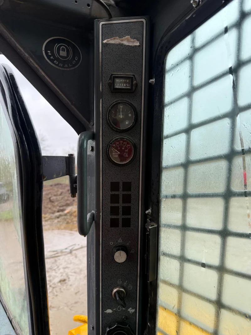 Мини челни товарачи GEHL 5240, снимка 12 - Индустриална техника - 52895614