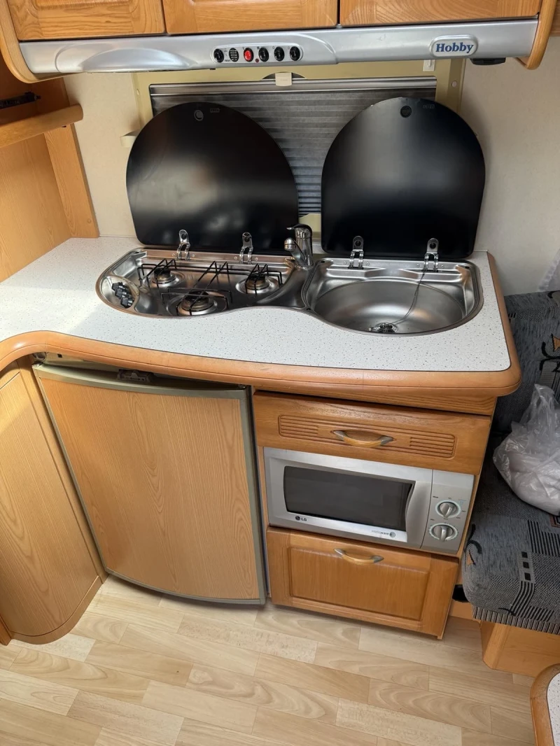 Каравана Hobby Prestige 540, снимка 12 - Каравани и кемпери - 52022301