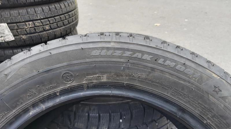 Гуми Зимни 225/55R17, снимка 10 - Гуми и джанти - 27417883