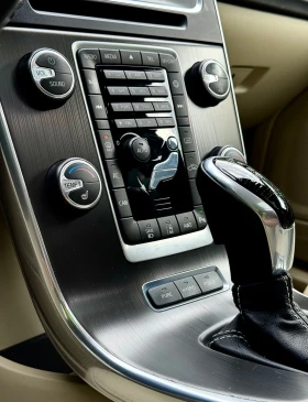 Volvo V60 2.4D Hybrid AWD/Дистроник/Line Assist/Подгрев - 18500 лв. - 17604148 11