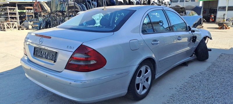 Mercedes-Benz E 280 3.2CDI V6 AVANTGARDE 3БР., снимка 14 - Автомобили и джипове - 20460549