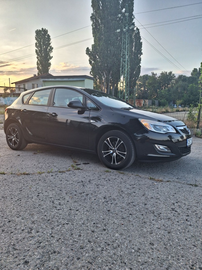 Opel Astra, снимка 3 - Автомобили и джипове - 46263578
