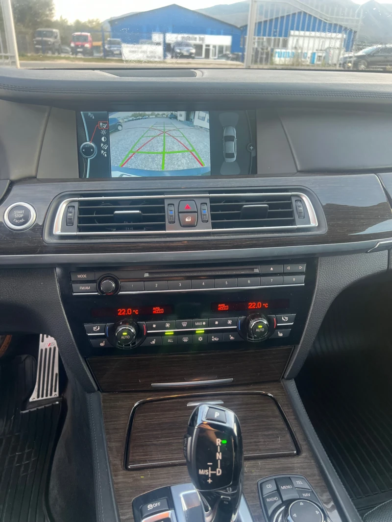 BMW 750 FULL* ЛИЗИНГ, снимка 13 - Автомобили и джипове - 47621839