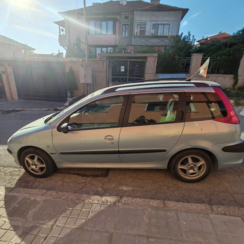 Peugeot 206 Комби, снимка 2 - Автомобили и джипове - 51647310