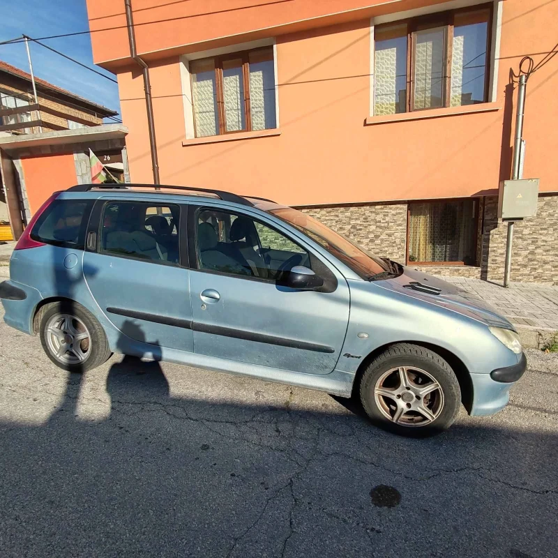 Peugeot 206 Комби, снимка 3 - Автомобили и джипове - 51647310