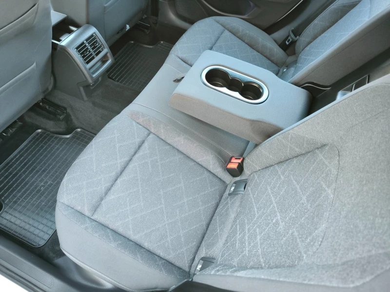 VW Golf 8-2, 0TDI-120k.6ск.EBPO 6, НАВИ, РЕКАРО, LED.-5%!, снимка 13 - Автомобили и джипове - 52255624