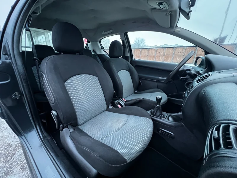 Peugeot 206 1.4HDI 68к.с * Климатик* , снимка 12 - Автомобили и джипове - 53343332