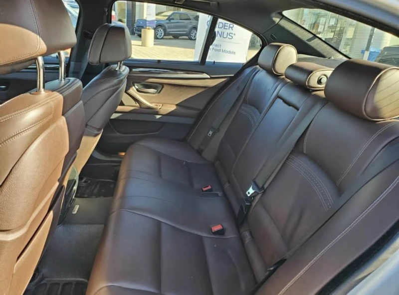 BMW 535 xDrive* M Sport Package* INDIVIDUAL PAINT* , снимка 4 - Автомобили и джипове - 53481274