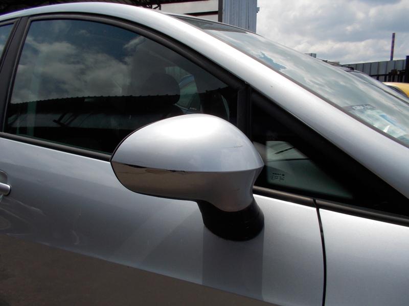 Seat Ibiza 1.2i, снимка 3 - Автомобили и джипове - 11109865