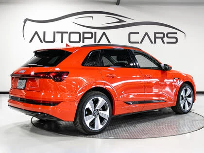 Audi E-Tron ОБДУХВАНЕ* 360 КАМЕРА* ПАМЕТ* BANG&OLUFSEN* HEADUP, снимка 5 - Автомобили и джипове - 53906837