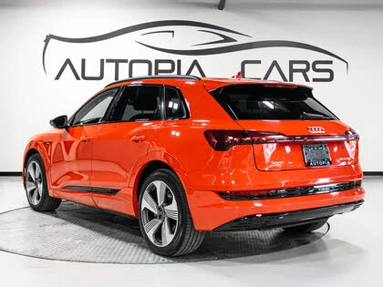 Audi E-Tron ОБДУХВАНЕ* 360 КАМЕРА* ПАМЕТ* BANG&OLUFSEN* HEADUP, снимка 4 - Автомобили и джипове - 53906837