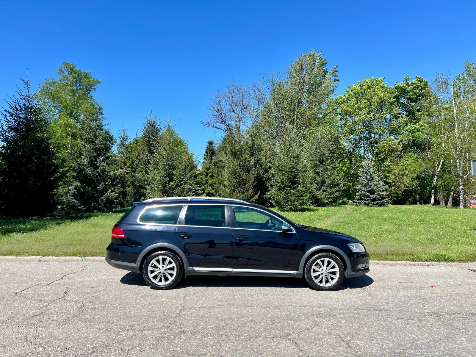 VW Alltrack 2.0 TDI / 4MOTION / BLUEMOTION / Panorama /  - изображение 2