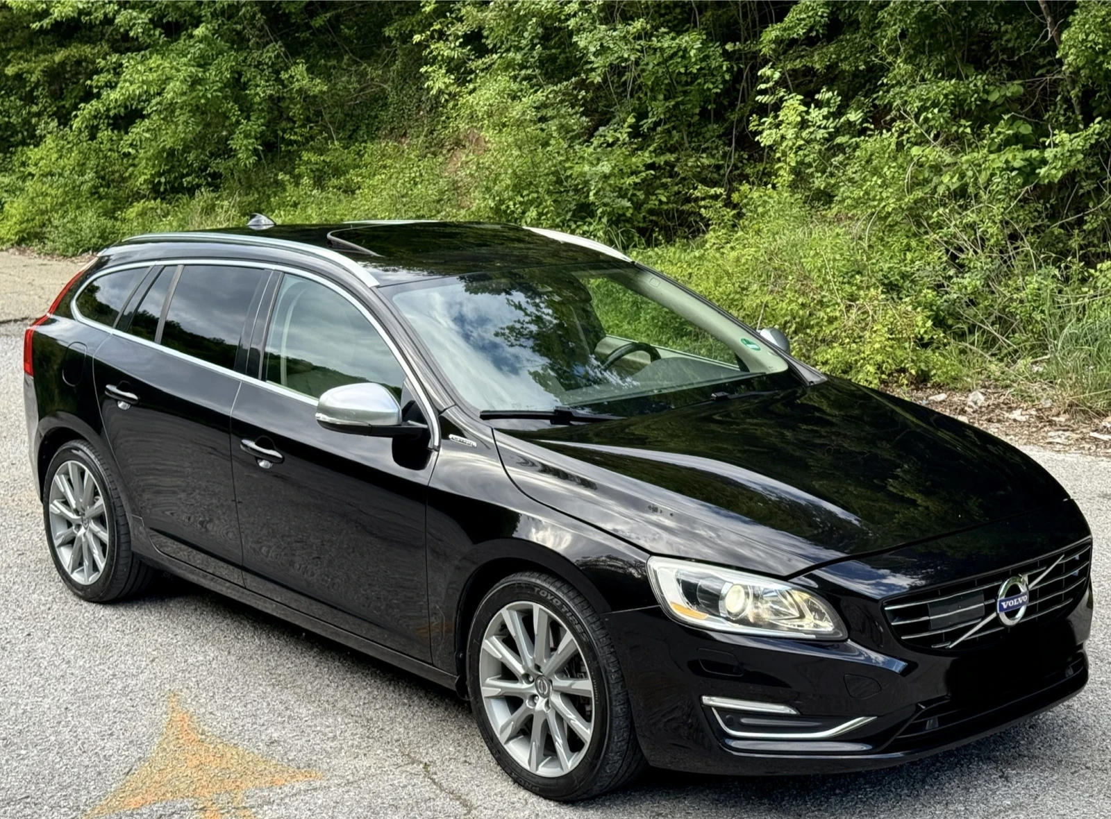 Volvo V60 2.4D Hybrid AWD/Дистроник/Line Assist/Подгрев - изображение 6