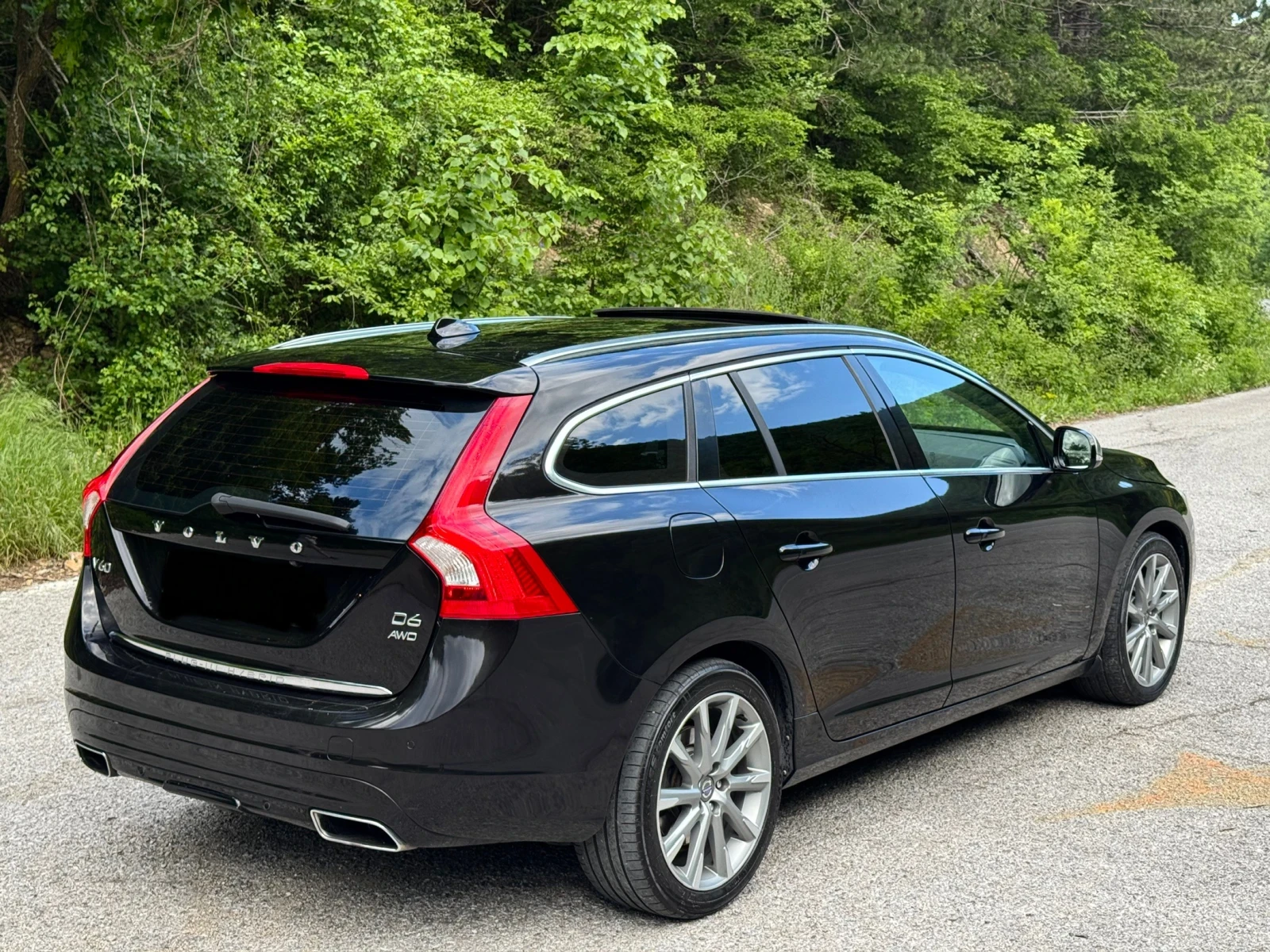 Volvo V60 2.4D Hybrid AWD/Дистроник/Line Assist/Подгрев - изображение 5