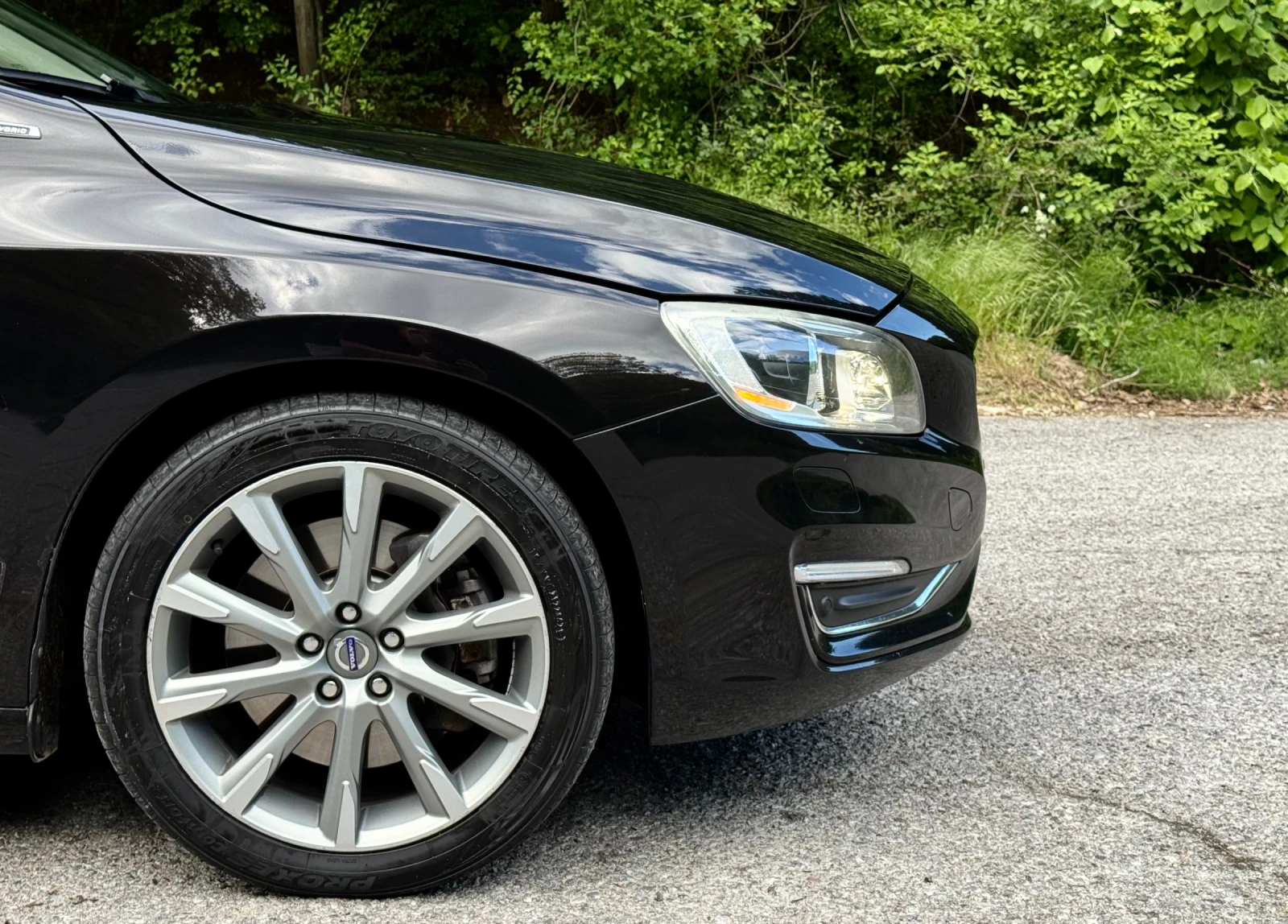 Volvo V60 2.4D Hybrid AWD/Дистроник/Line Assist/Подгрев - изображение 7